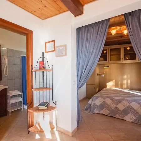Holiday home Piccola Oasi-7 By Interhome